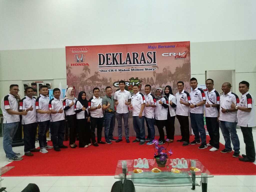 Manajemen HSH (PT KJU) dan pengurus CCI Chapter Riau foto bersama